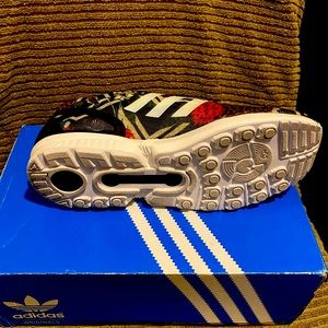 Tennis shoes like new, no tag